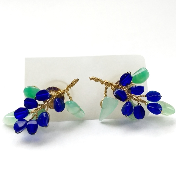 Vintage Jewelry - SAPPHIRE SKY Chrysoprase Leaf Czech Gold Earrings